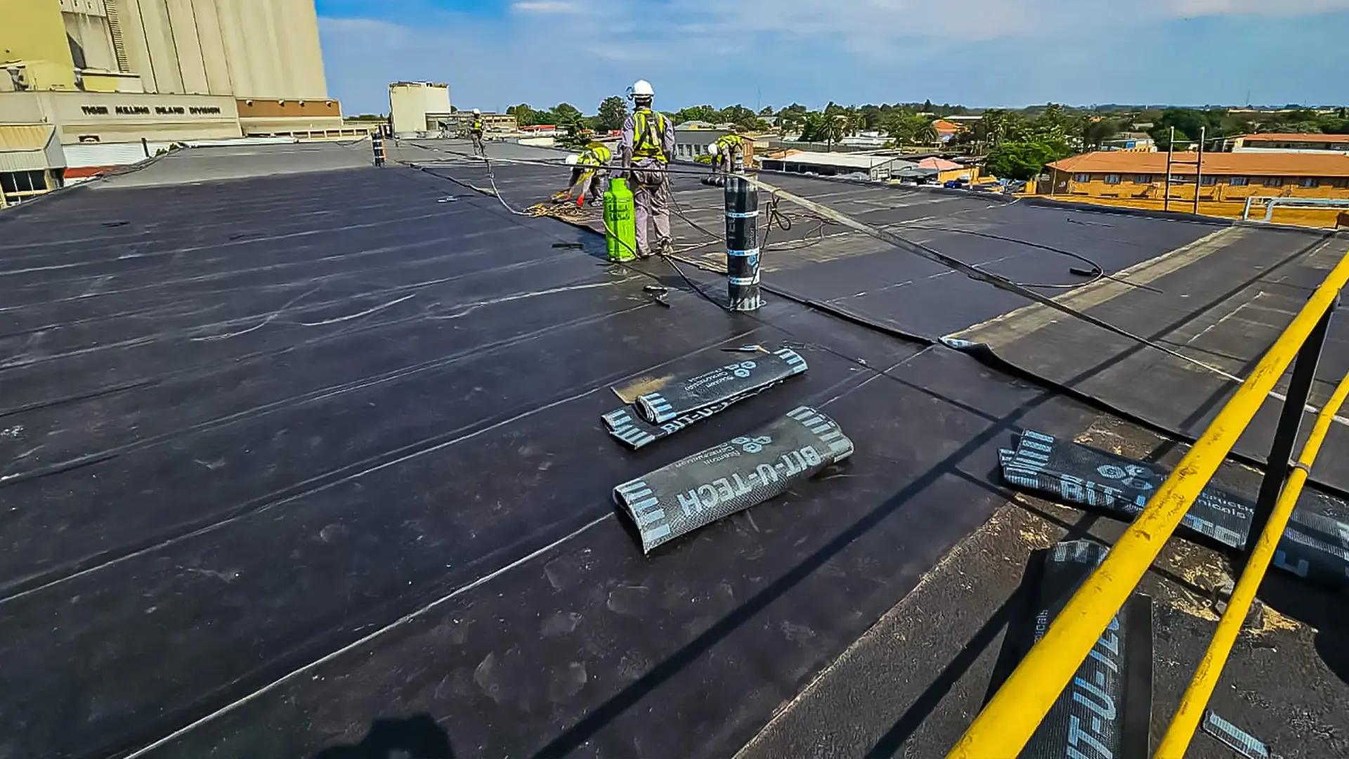 Torch-on waterproofing system on an industrial building roof